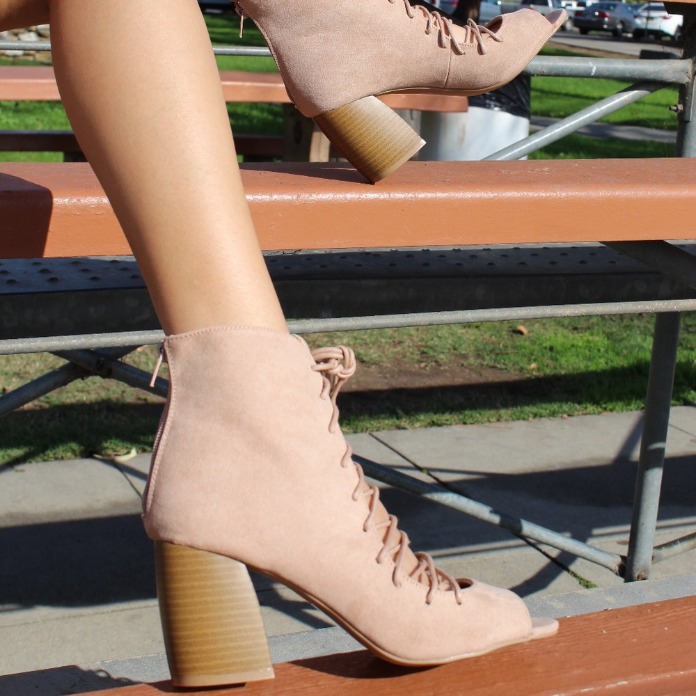 🚨LAST PAIR//The Beau// Nude Lace up Bootie - Picture 3 of 6